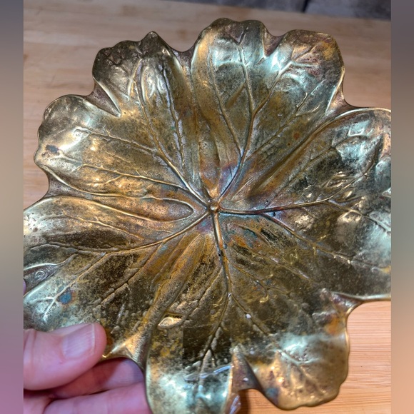 Vintage 1940s Hand-cast “May Apple Leaf Bowl” Virginia Metal Crafters Style #4-6 - Picture 4 of 7